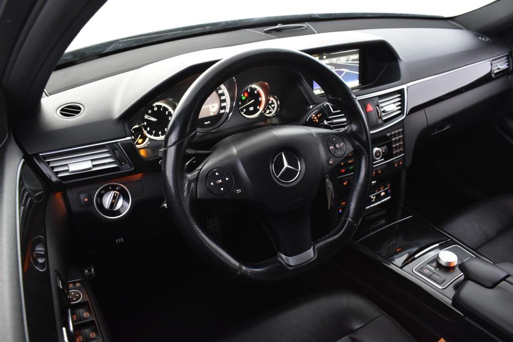 MERCEDES-BENZ E 2011
