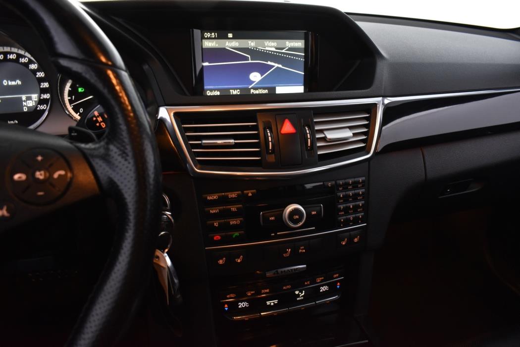 MERCEDES-BENZ E 2011