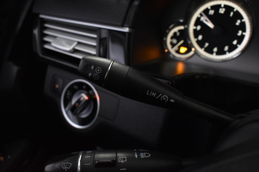 MERCEDES-BENZ E 2011