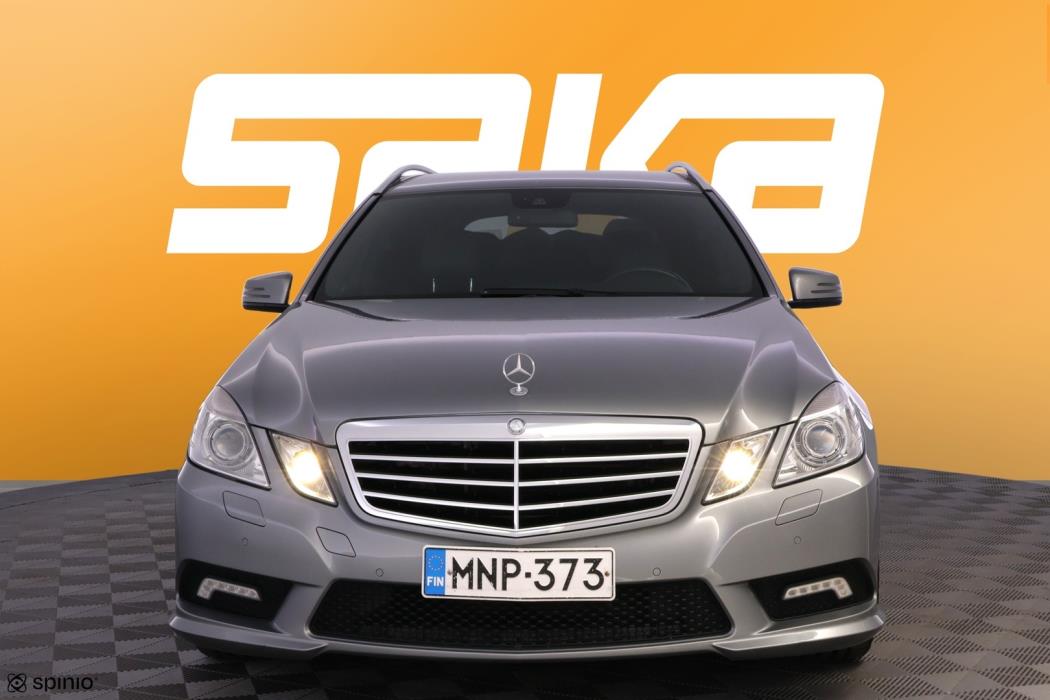 MERCEDES-BENZ E 2011