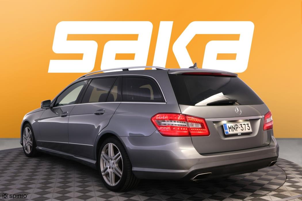 MERCEDES-BENZ E 2011