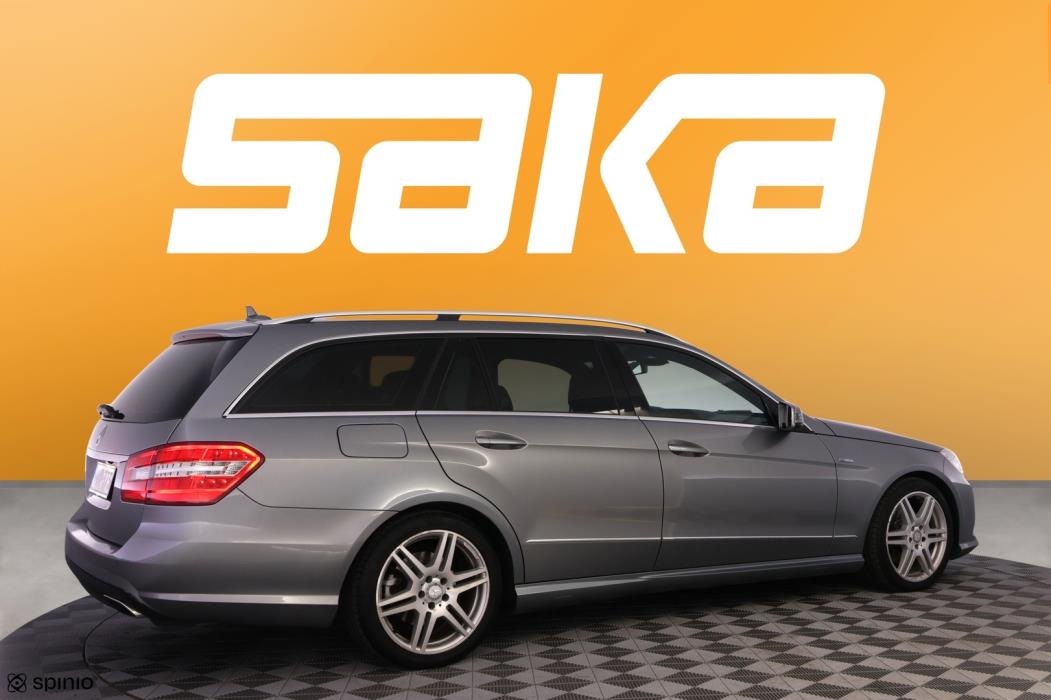 MERCEDES-BENZ E 2011