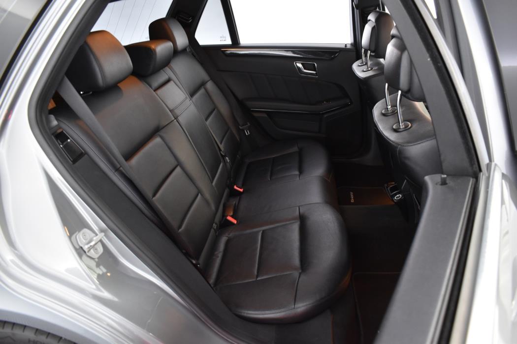 MERCEDES-BENZ E 2011