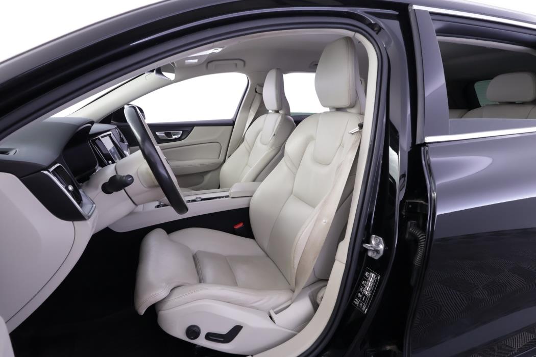 VOLVO V60 2019