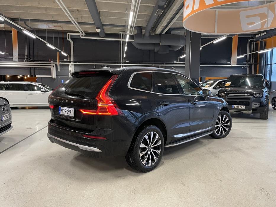 VOLVO XC60 2023
