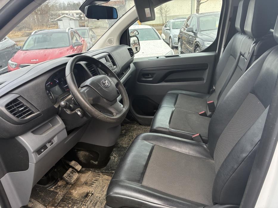 TOYOTA Proace 2021