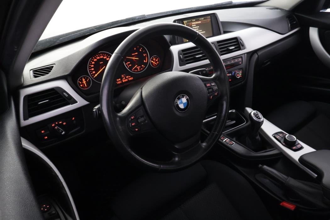 BMW 320 2012