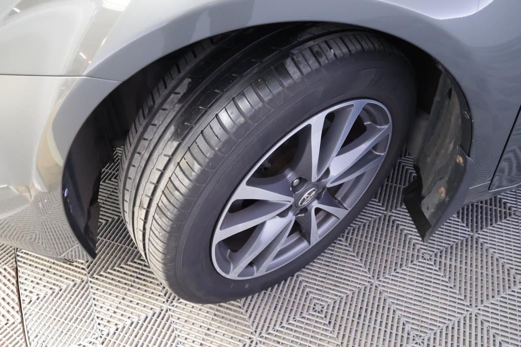 TOYOTA Avensis 2012
