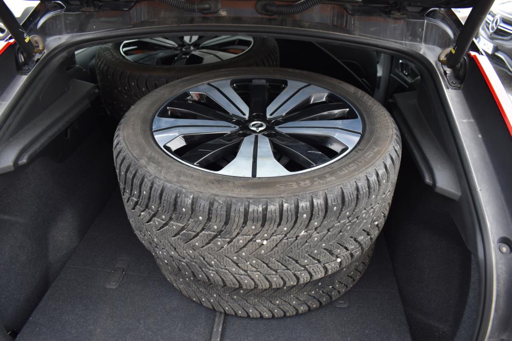 VOLVO C40 2023