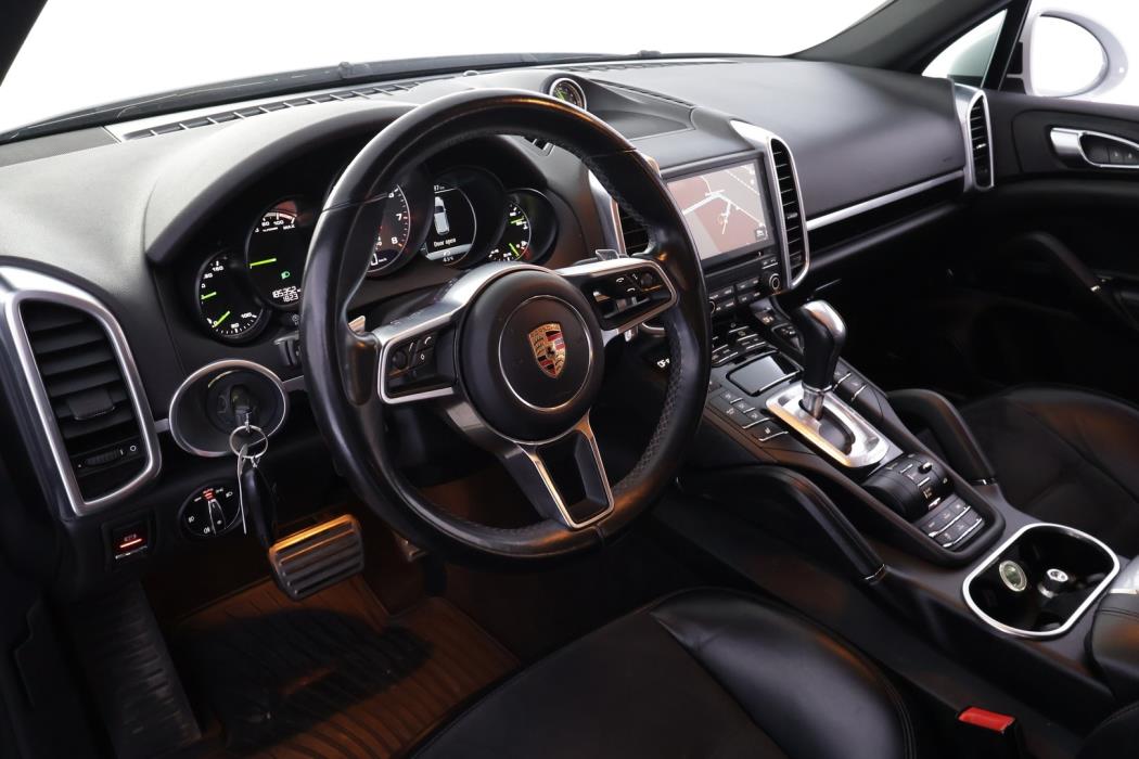 PORSCHE Cayenne 2017
