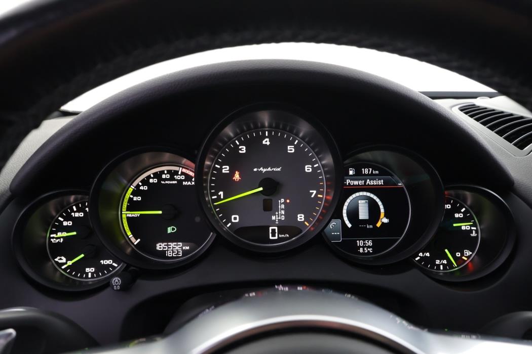 PORSCHE Cayenne 2017