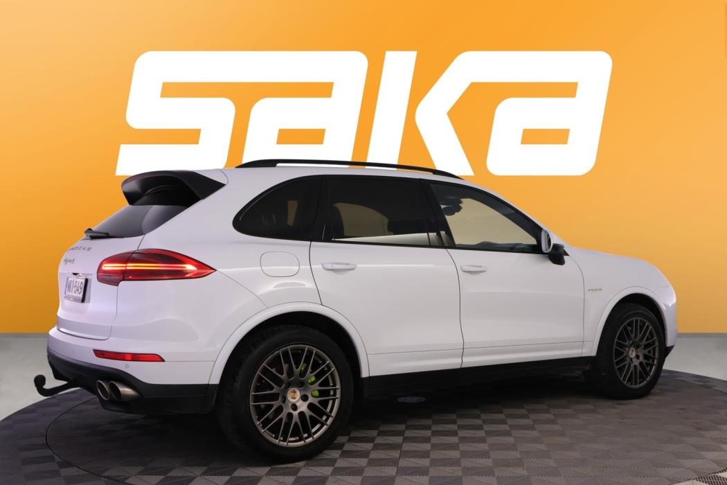 PORSCHE Cayenne 2017