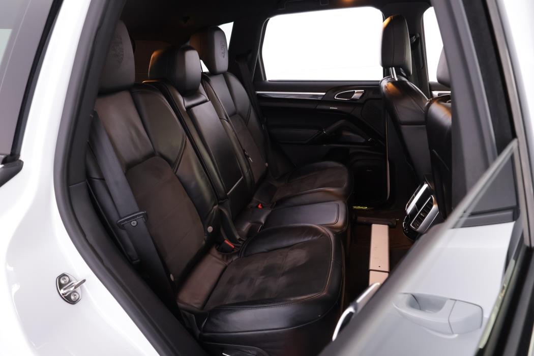 PORSCHE Cayenne 2017