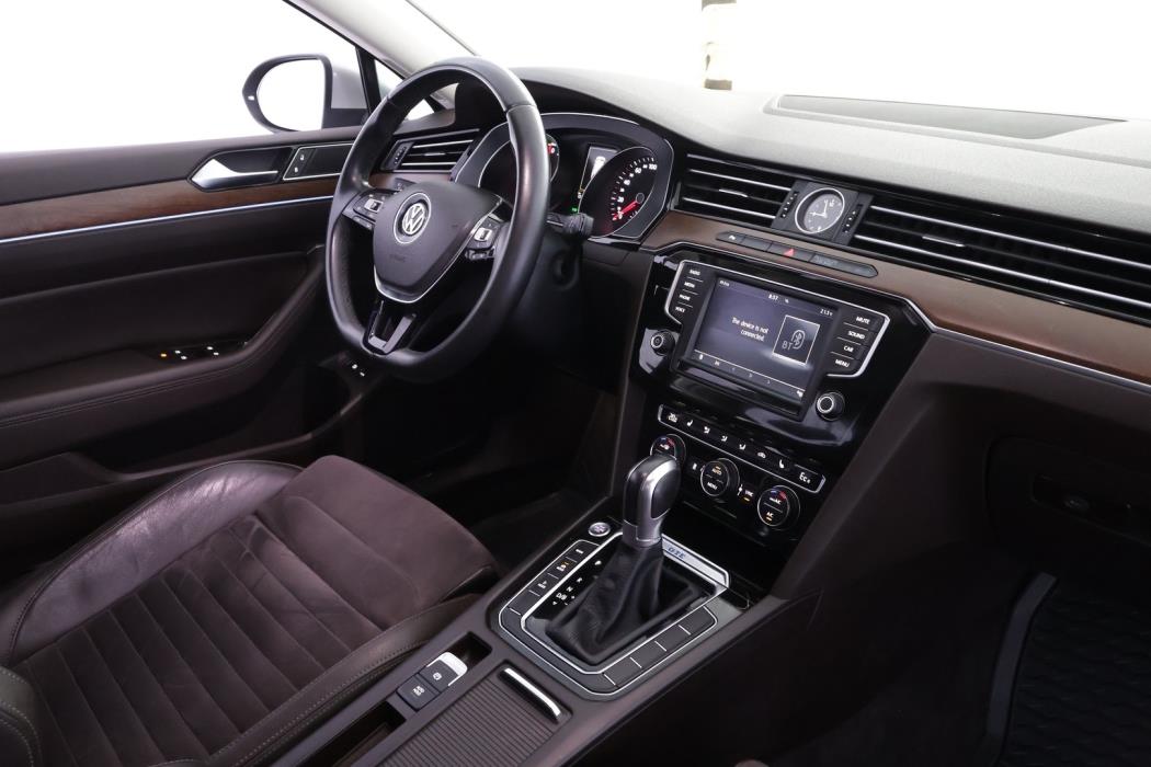 VOLKSWAGEN Passat 2016