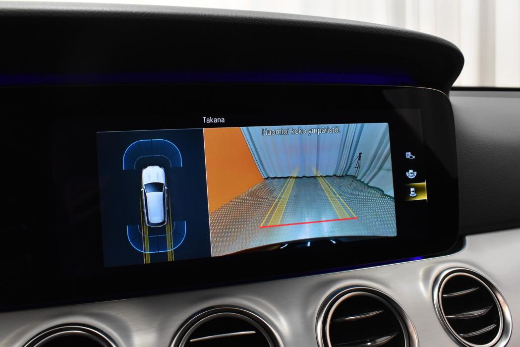 MERCEDES-BENZ E 2021