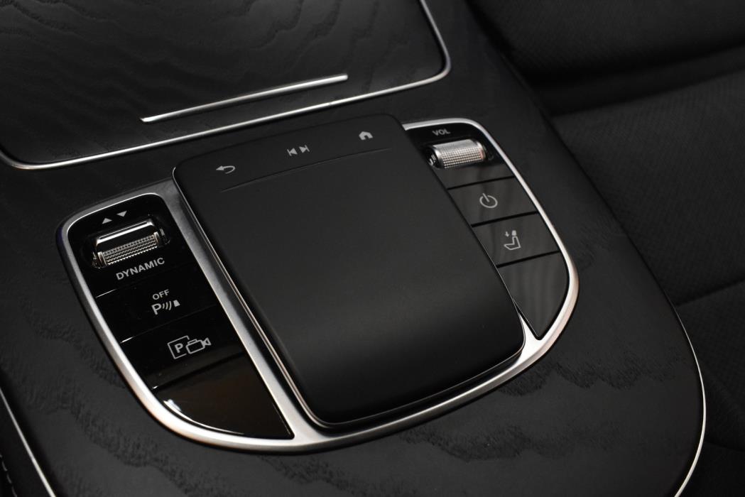 MERCEDES-BENZ E 2021