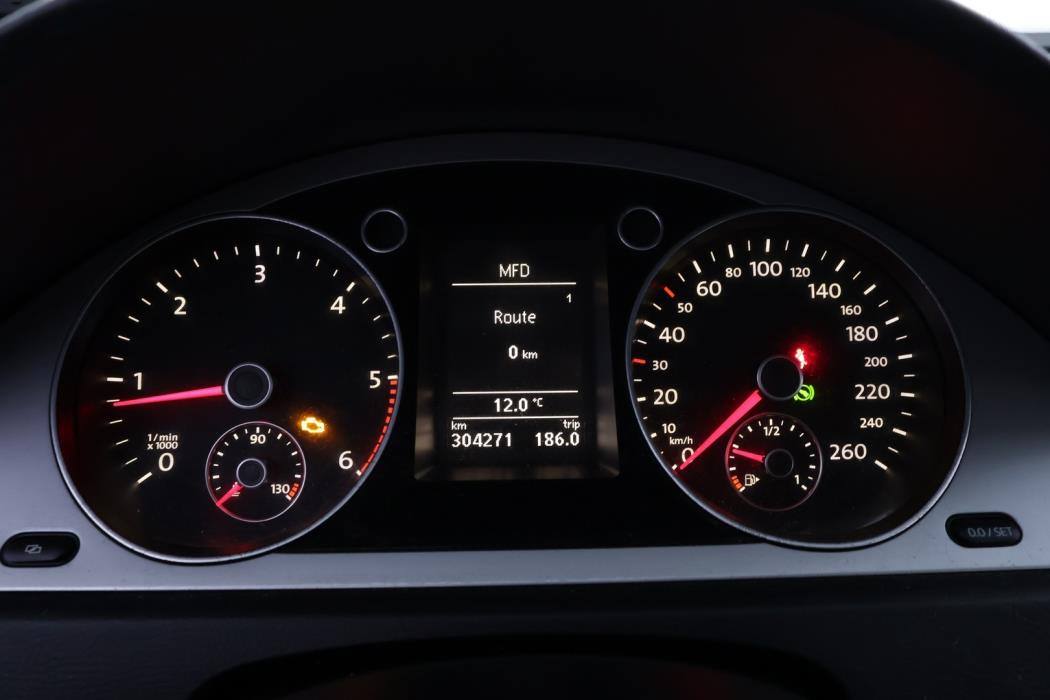 VOLKSWAGEN Passat 2010