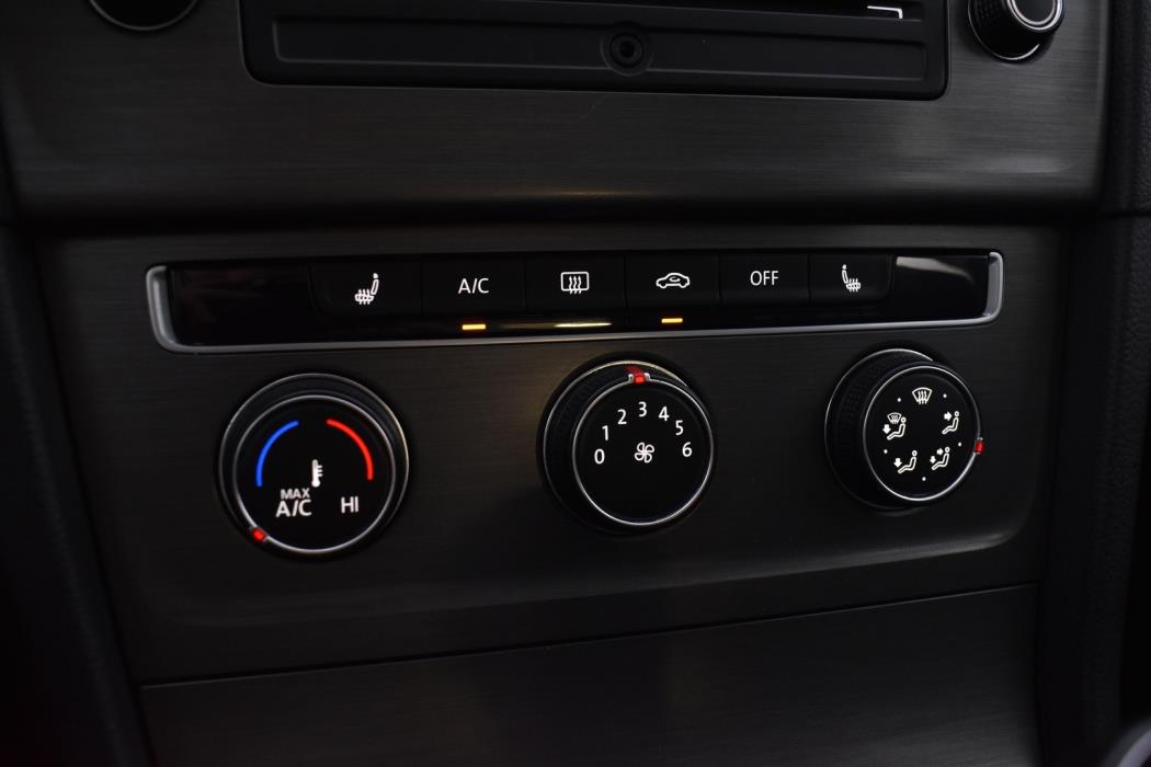 VOLKSWAGEN Golf 2014