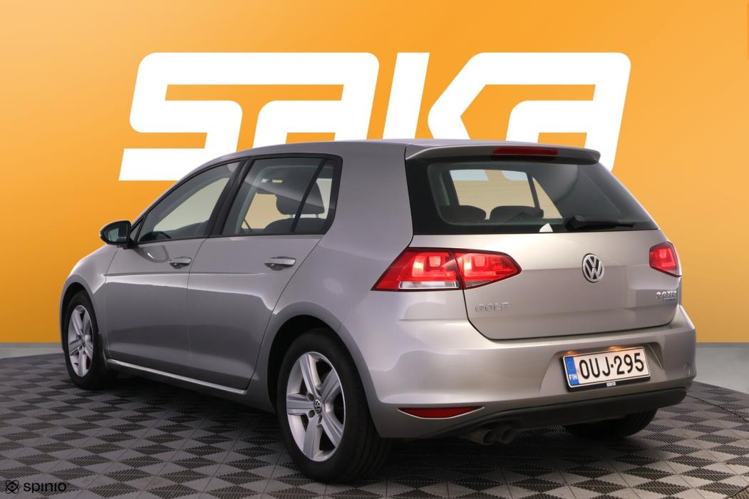 VOLKSWAGEN Golf 2014