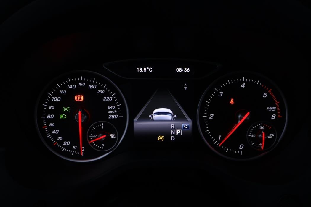 MERCEDES-BENZ A 2018