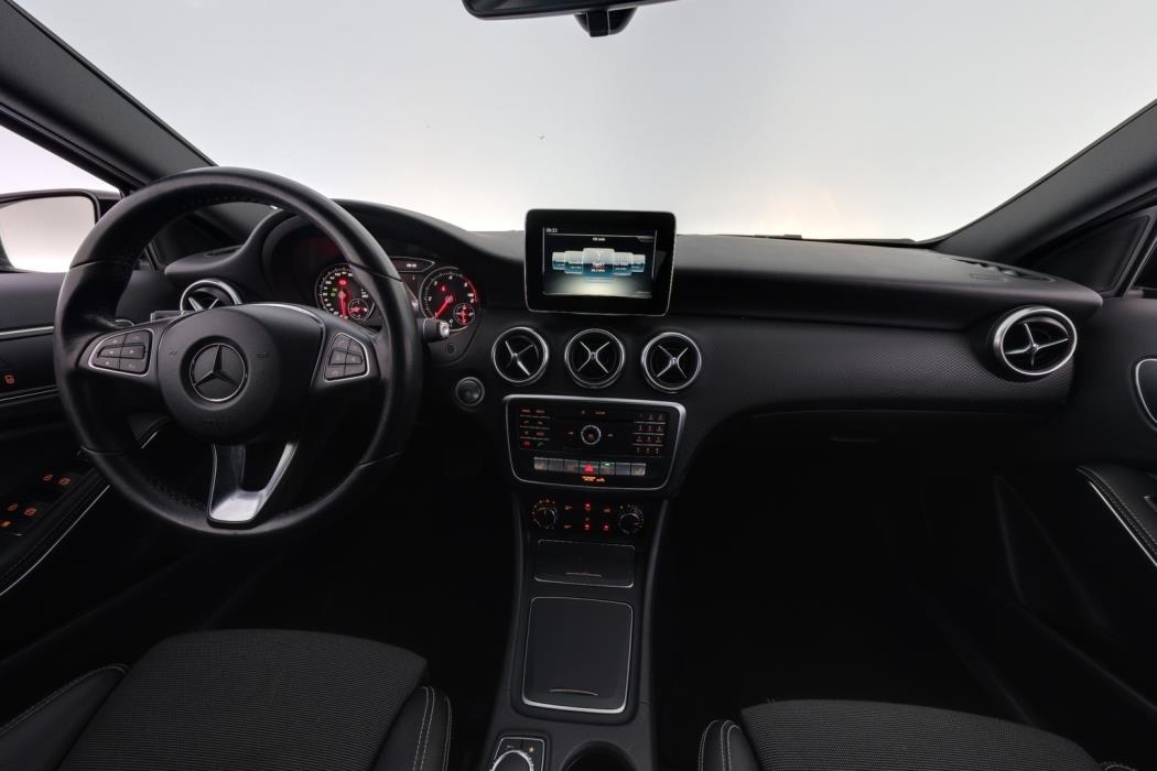 MERCEDES-BENZ A 2018