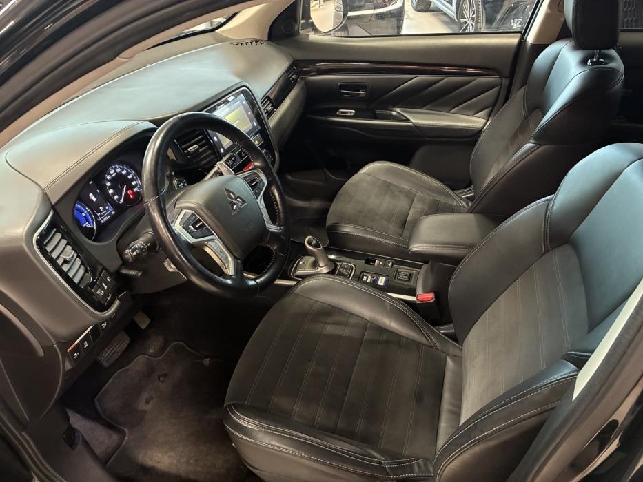 MITSUBISHI Outlander PHEV 2019