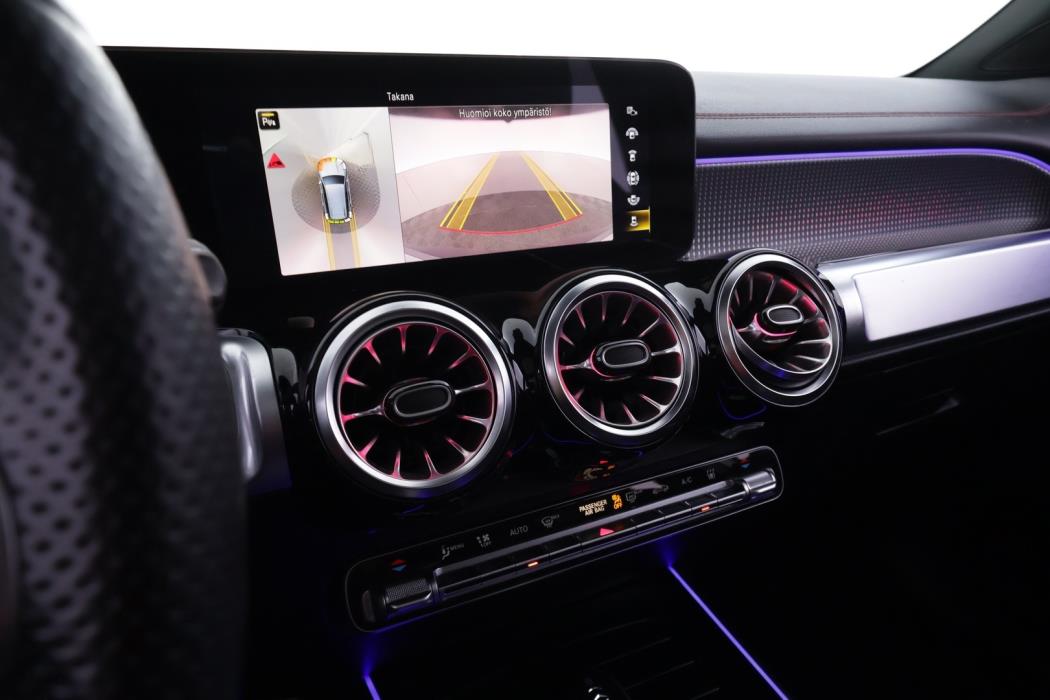MERCEDES-BENZ EQB 2022