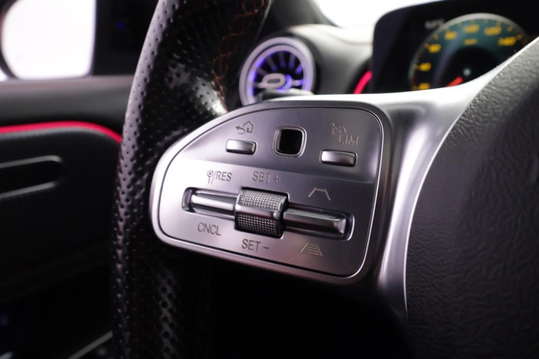 MERCEDES-BENZ EQB 2022