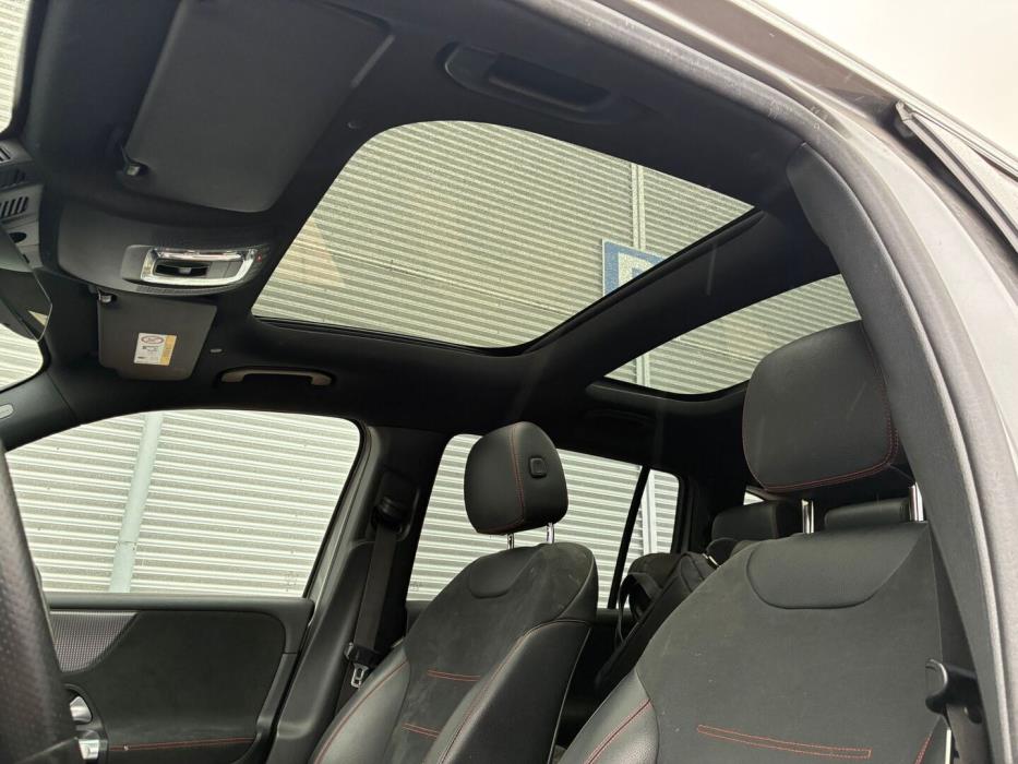 MERCEDES-BENZ EQB 2022