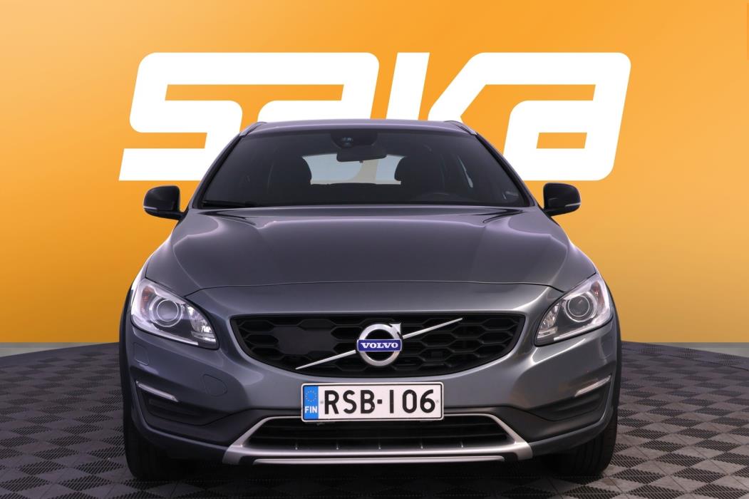 VOLVO V60 Cross Country 2016