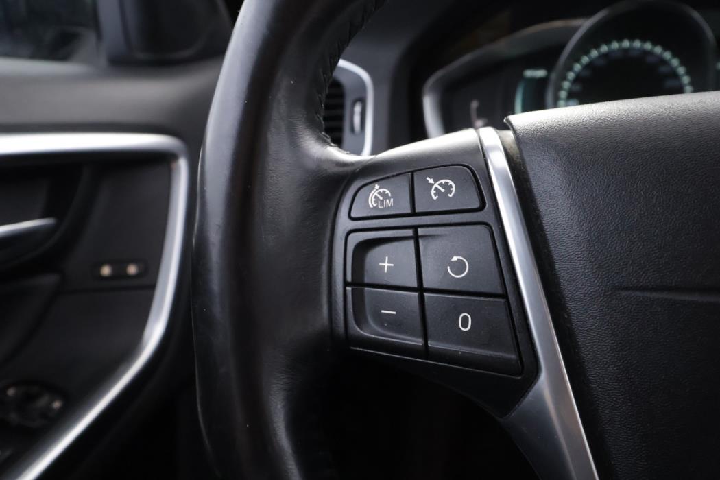 VOLVO V60 Cross Country 2016