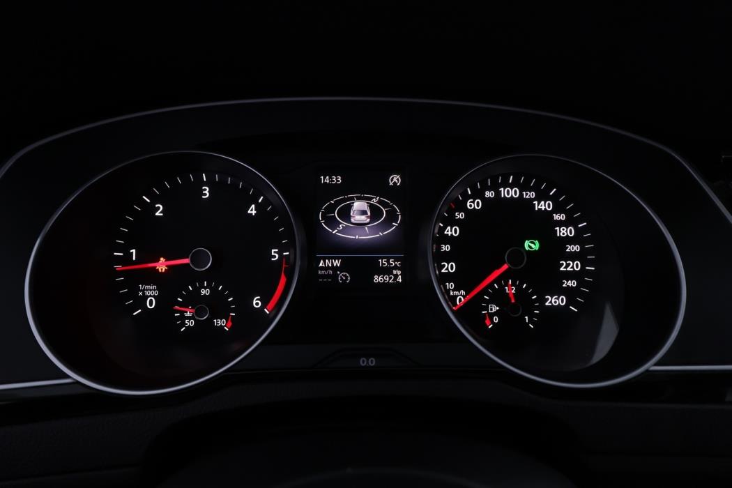 VOLKSWAGEN Passat 2016