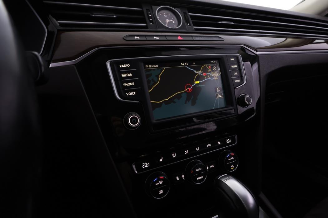 VOLKSWAGEN Passat 2016