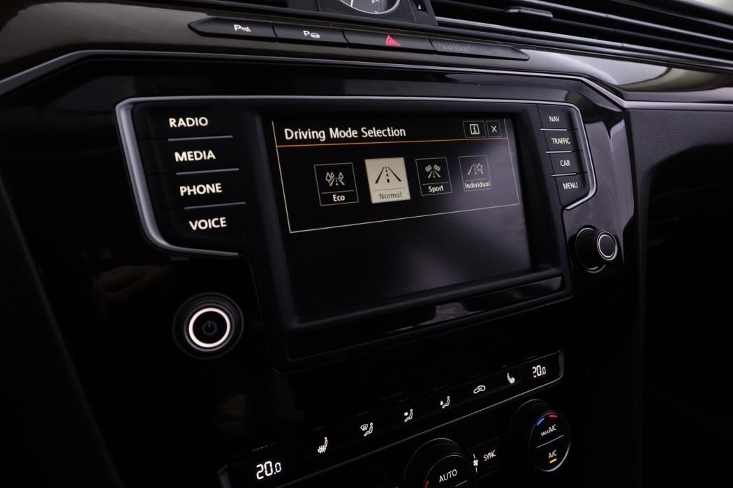 VOLKSWAGEN Passat 2016