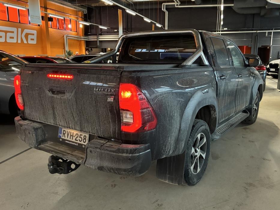 TOYOTA Hilux 2024