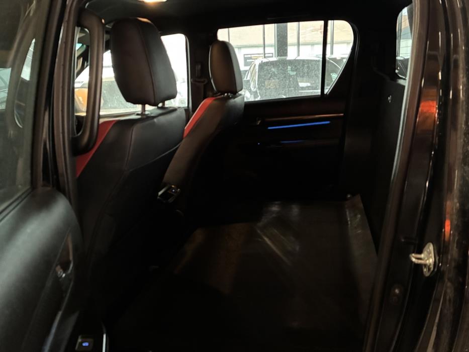 TOYOTA Hilux 2024