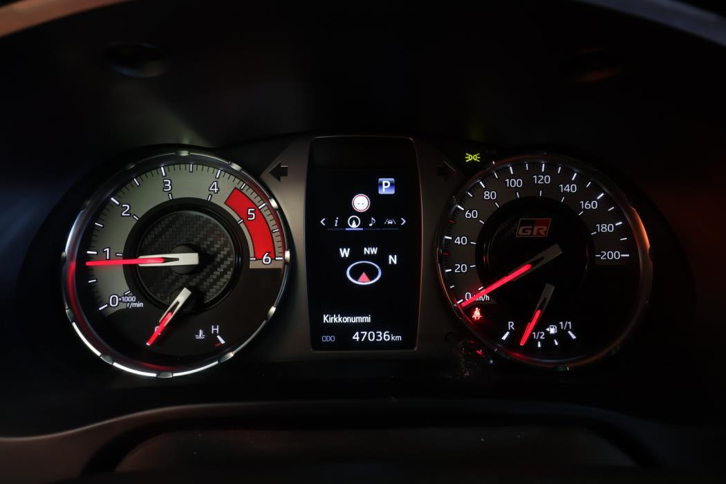 TOYOTA Hilux 2024