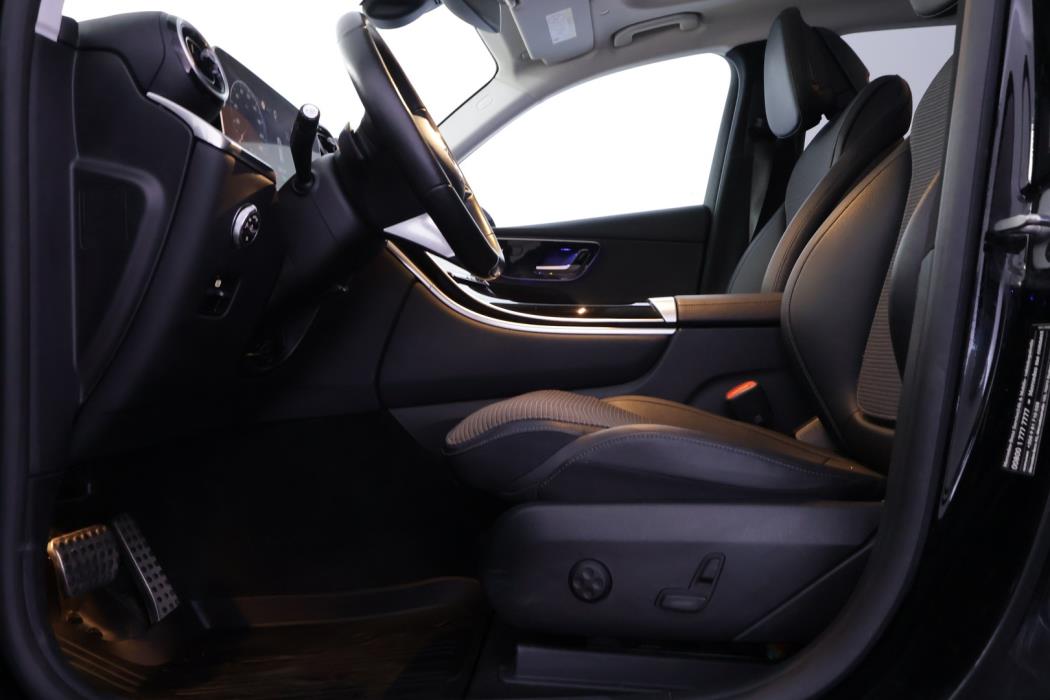 MERCEDES-BENZ GLC 2023