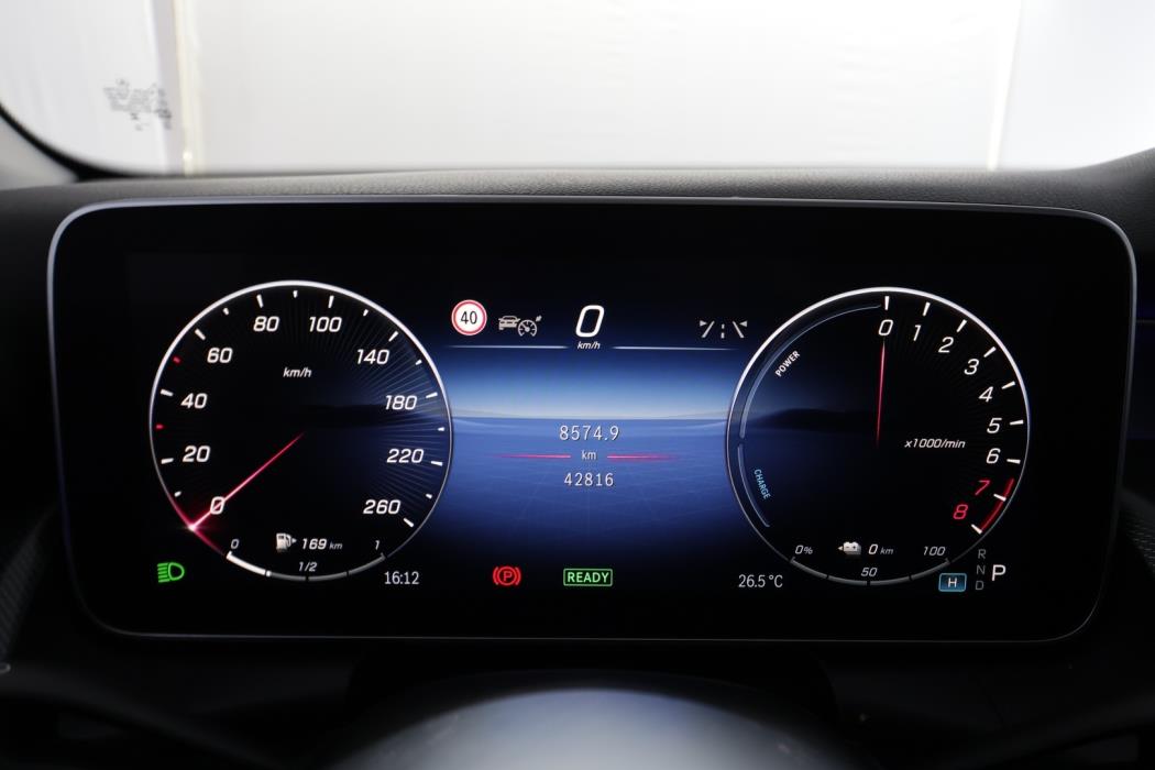 MERCEDES-BENZ GLC 2023