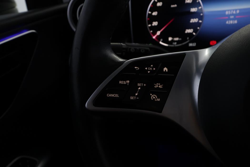 MERCEDES-BENZ GLC 2023