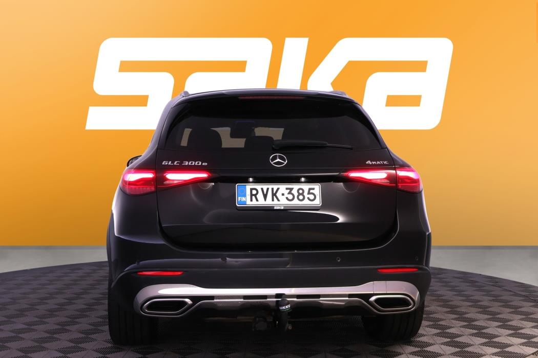 MERCEDES-BENZ GLC 2023