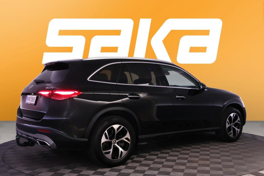 MERCEDES-BENZ GLC 2023