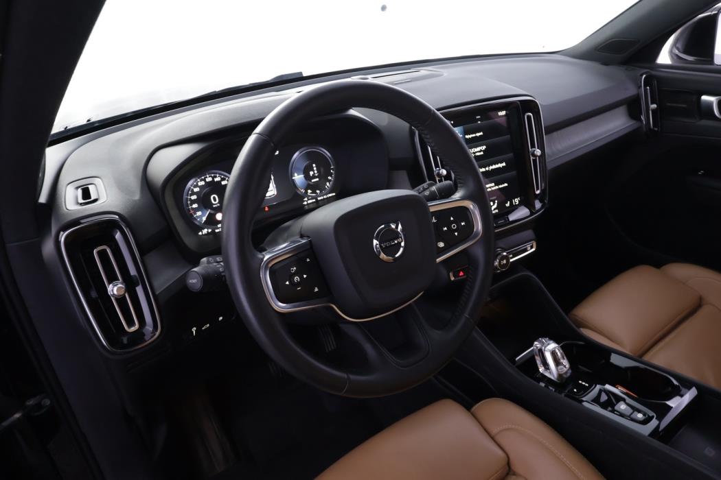 VOLVO XC40 2021