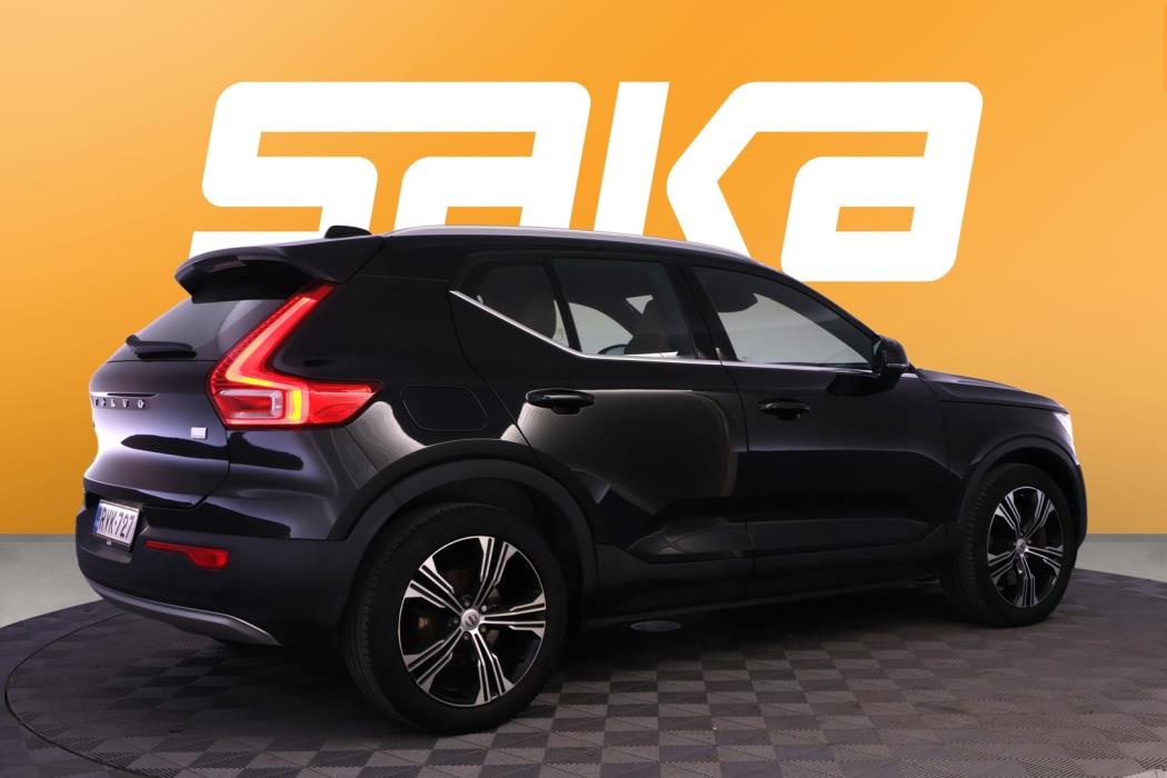 VOLVO XC40 2021