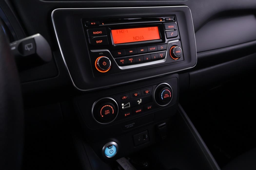NISSAN LEAF 2022