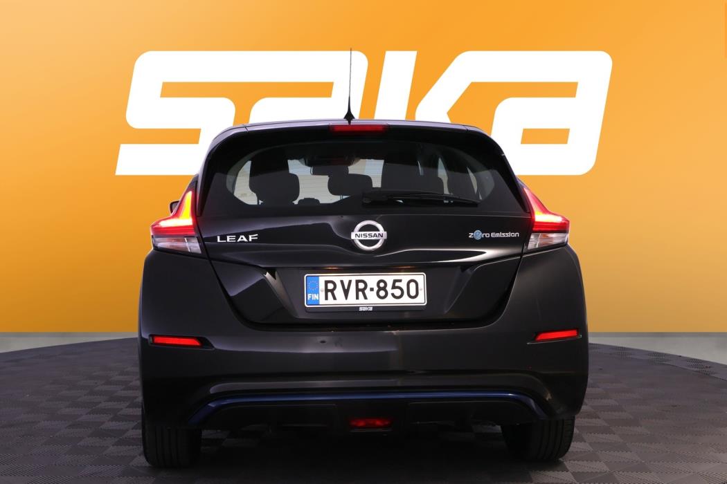 NISSAN LEAF 2022