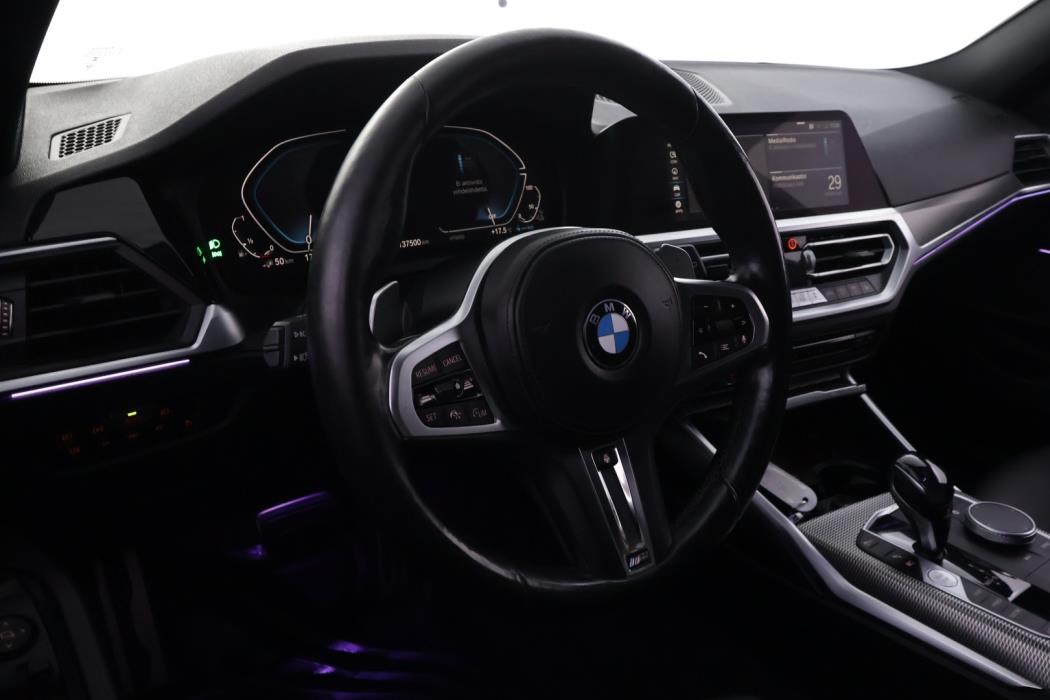 BMW 330 2021