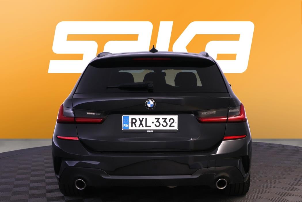 BMW 330 2021
