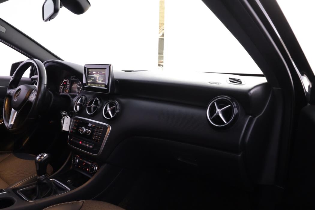 MERCEDES-BENZ A 2013