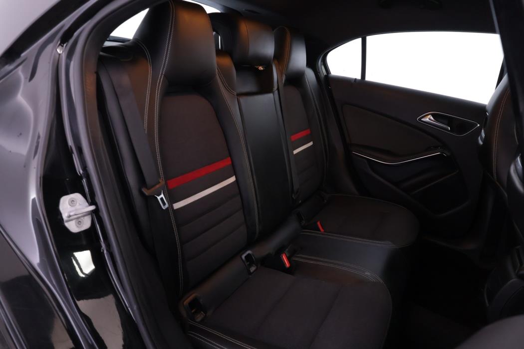 MERCEDES-BENZ A 2013